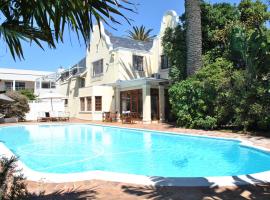 Cotswold House, отель в Кейптауне, рядом находится Milnerton Golf Course