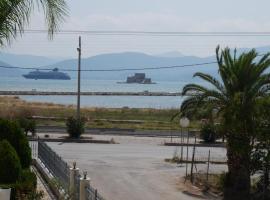 Villa with the view of Palamidi and Bourtzi, cottage in Nafplio