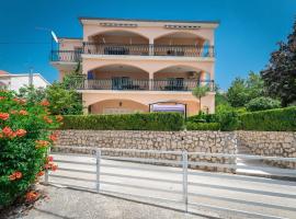 Apartments Ivanka, hótel í Okrug Gornji