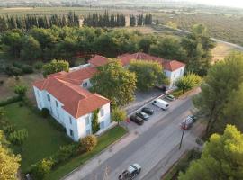 Hotel Oiti, ξενοδοχείο στα Λουτρά Υπάτης
