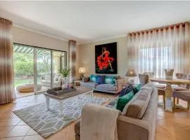 2bedroom bungalow heated shared pool ,near Carvoeiro and Ferrugudo