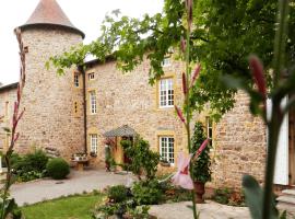 DOMAINE DE LA RESERVE, hotel with parking in Coublanc
