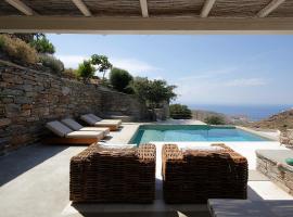 Villa Orso Blue I, hotel with parking in Ioulis