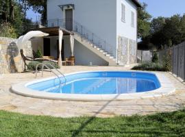 CASA AZZURRA, hotel em Imperia