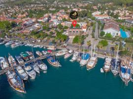 Hotel Marina Bay Göcek، فندق في غوجيك