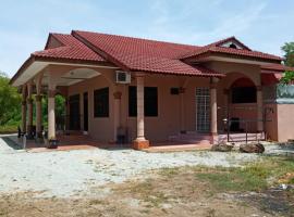 Homestay Zahra Sri Bayu, familiehotell i Kampong Dalam Ru