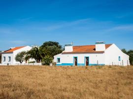 Montadinho Houses, holiday home in São Bartolomeu da Serra