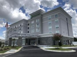 Holiday Inn & Suites - Fayetteville W-Fort Bragg Area, an IHG Hotel, hotel Simmons katonai repülőtér - FBG környékén Fayetteville-ben
