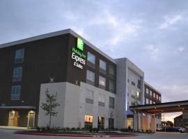 Holiday Inn Express & Suites McKinney - Frisco East by IHG, hotel v destinaci McKinney