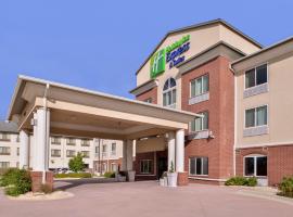 Holiday Inn Express & Suites Emporia Northwest, an IHG Hotel, מלון באמפוריה