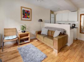 The Shop By Treetop Property, hotell sihtkohas Cirencester