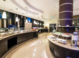 Holiday Inn Express Dubai Airport, an IHG Hotel: Dubai'de bir otel