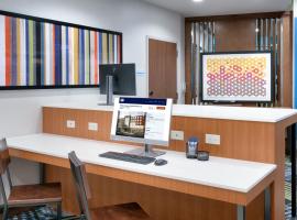 Holiday Inn Express & Suites - Gainesville I-75 by IHG, ξενοδοχείο κοντά στο Περιφερειακό Αεροδρόμιο Gainesville - GNV, Γκέινσβιλ