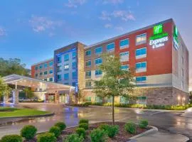 Holiday Inn Express & Suites - Gainesville I-75 by IHG