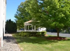 西点蒙哥马利堡快捷假日&套房酒店