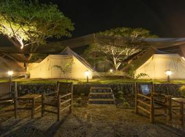 The Acacia Glamping Park、Carmenの駐車場付きホテル