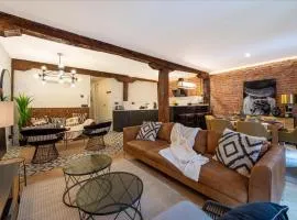 Arenal AC by Staynnapartments