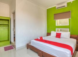 RedDoorz near Bali Zoo Ubud, hostal en Sukawati