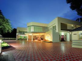 HOTEL SRIVATSA REGENCY, ξενοδοχείο σε Pudunagaram