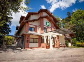 Tri Hotel Lago Gramado, hotel with parking in Gramado