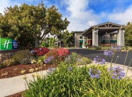 Viesnīca Holiday Inn Express & Suites Carpinteria, an IHG Hotel pilsētā Karpinterija