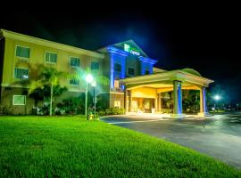 Holiday Inn Express & Suites Cocoa by IHG, hotel en Cocoa