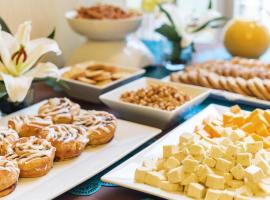 Holiday Inn Express Charleston-Civic Center by IHG: Charleston şehrinde bir otel