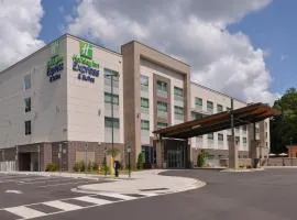 Holiday Inn Express & Suites Charlotte - Ballantyne by IHG