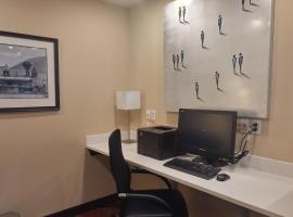 Holiday Inn Express & Suites Golden by IHG, hotel em Golden