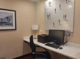 Holiday Inn Express & Suites Golden by IHG