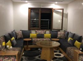Stylish & Comfortable Naim Home, hotell med basseng i Ifrane