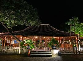 The Nalaya Hotel & Resto, hotel em Borobudur