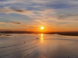 Kelzane Guesthouse, hotel dicht bij: Swartkops River, Port Elizabeth