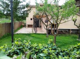 Casa Julián Fábrica Giner, family hotel in Morella