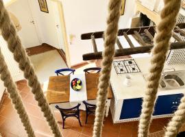 Upstairs - Lazy Terrace, hotel u gradu Leće