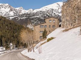 Pierre & Vacances Andorra Sunari Peretol, hótel í Bordes d´Envalira