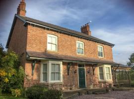 Hollies Farm B&B, hotel di Wrexham