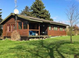 4 person holiday home in Bog By, feriehus i Bogø By