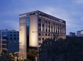 Novotel Chennai Chamiers Road，清奈的飯店