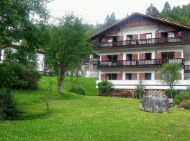 Appartamenti Dolomiti、Colcerverのアパートメント