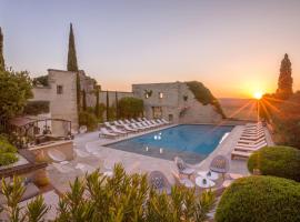 Le Vieux Castillon, hotelli kohteessa Castillon-du-Gard