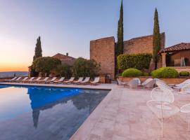 Le Vieux Castillon, hotel com piscinas em Castillon-du-Gard