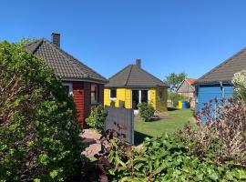 Roter Ostseebungalow, vacation home in Börgerende-Rethwisch