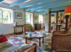 L~ABERCaiL, Hotel in Plouguin