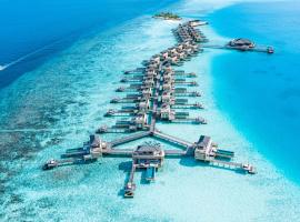Angsana Velavaru In-Ocean Villas - All Inclusive SELECT - Limited time offer Book 3 Nights and get 2 additional Nights Complimentary extension stay in Beachfront Villa with Half Board Meal Plan, hôtel à Dhaalu Atoll