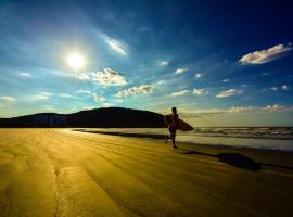 Ap Riviera uma quadra da praia, ξενοδοχείο κοντά σε Εμπορικό Κέντρο Riviera, Bertioga