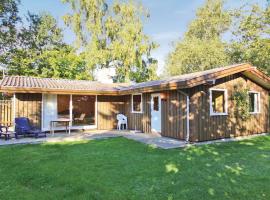 Beautiful Home In Store Fuglede With 2 Bedrooms And Wifi, villa em Reersø