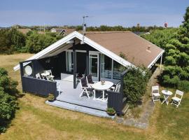 Beautiful Home In Ringkbing With Kitchen, alquiler vacacional en Søndervig