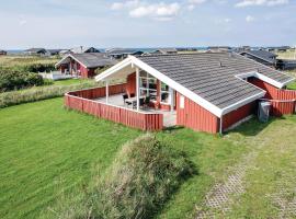 Three-Bedroom Holiday Home In Hjorring, hotel di Hjørring
