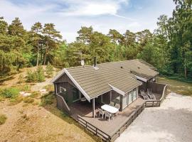 Nice Home In Nex With 4 Bedrooms, Sauna And Wifi, hotel in Vester Sømarken